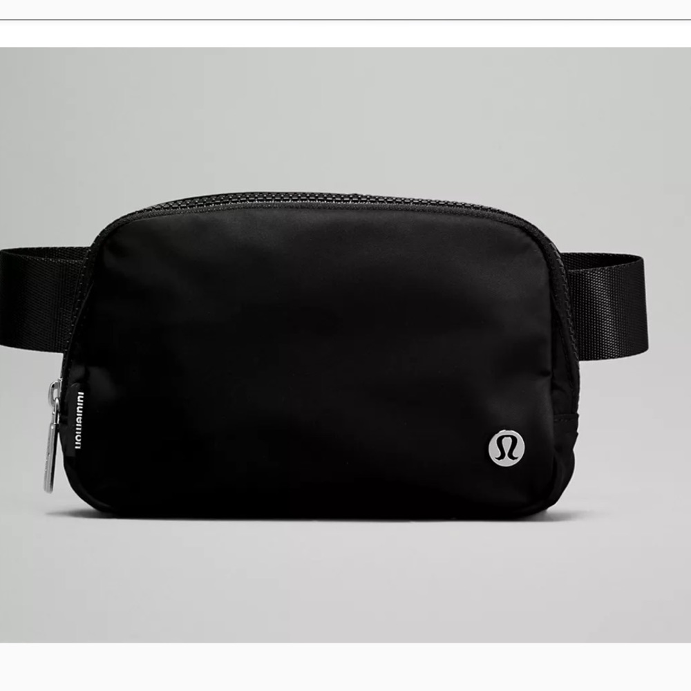 Lululemon Everywhere Belt Bag Black 1L New